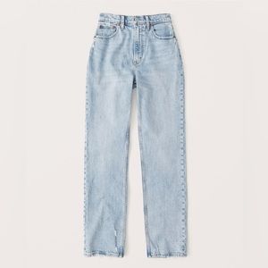 Abercrombie Curve Love Ultra High Rise 90s Straight Jeans - Light Wash 25L